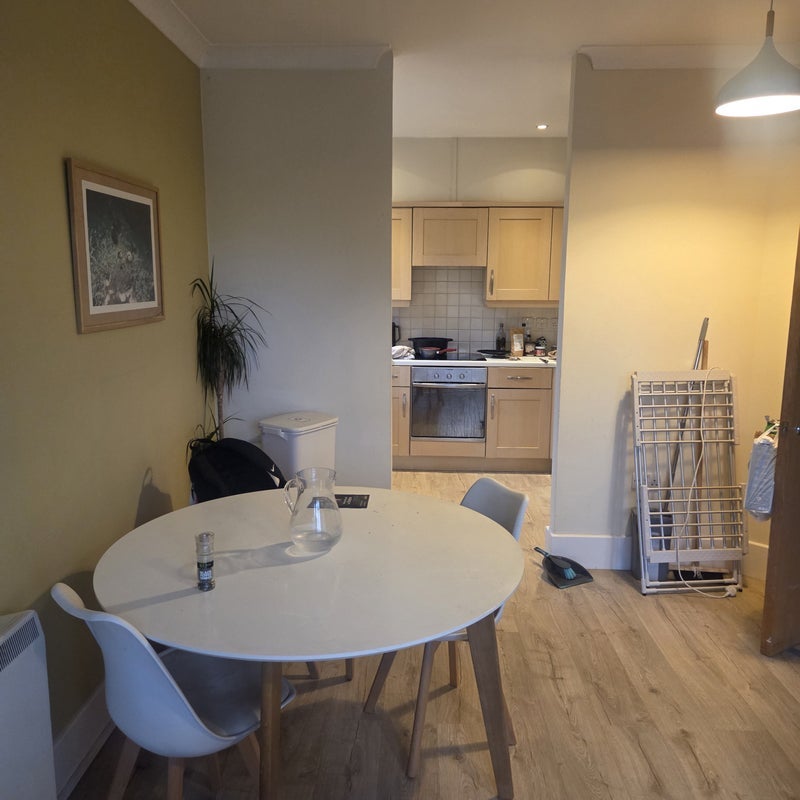 Room Middleton Road in Greater London