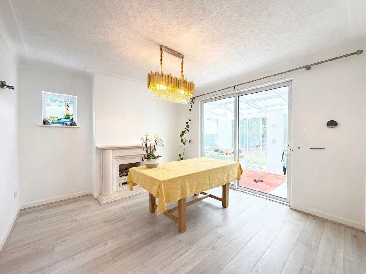 House Woodside in Southend-on-Sea