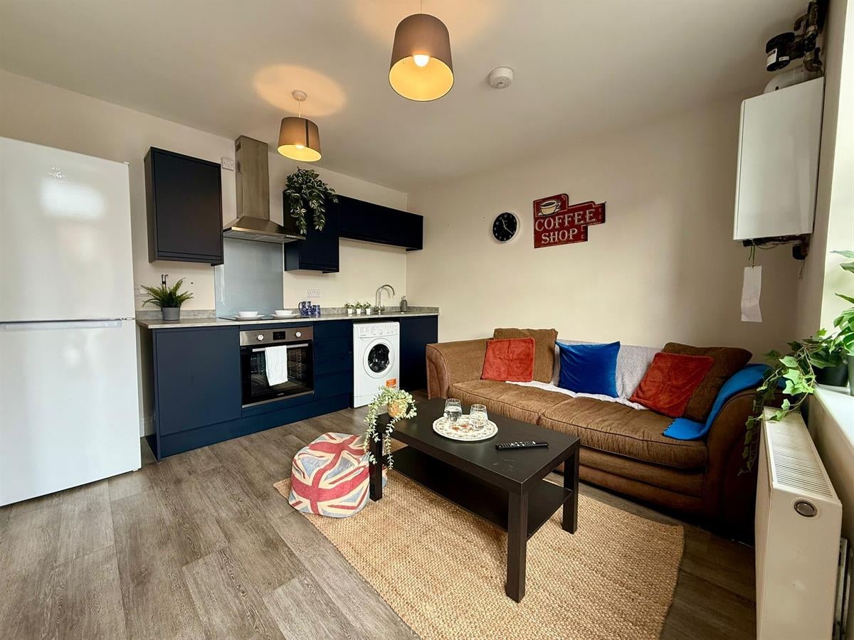 Flat Pierrepont Road in Rushcliffe