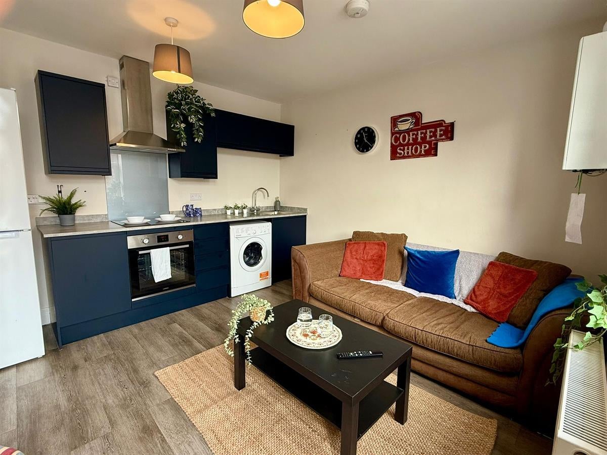 Flat Pierrepont Road in Rushcliffe