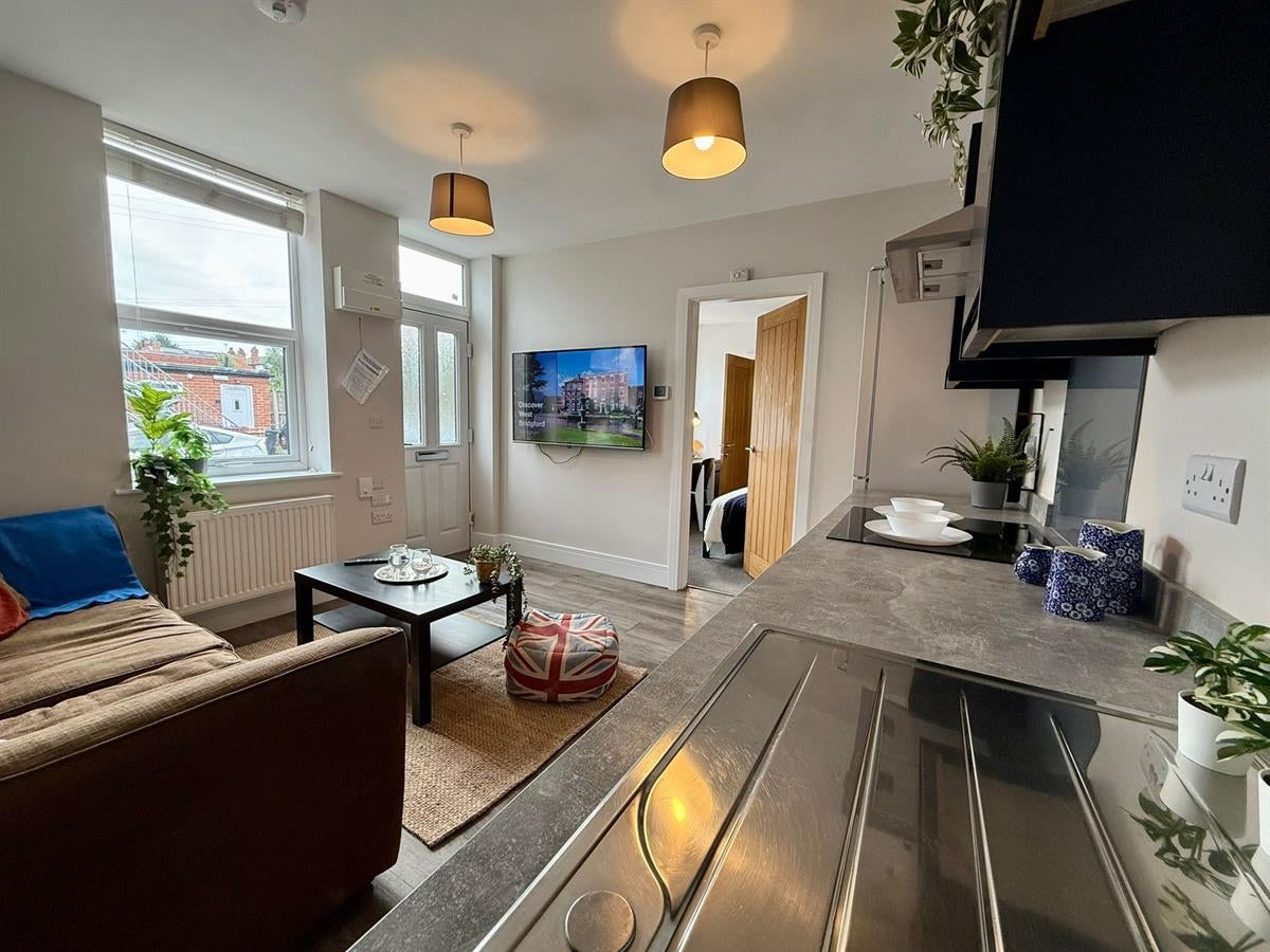 Flat Pierrepont Road in Rushcliffe