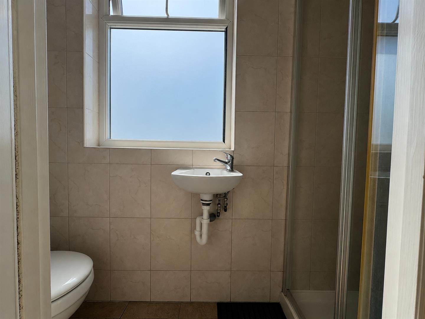 Room Craven Park Road in Greater London