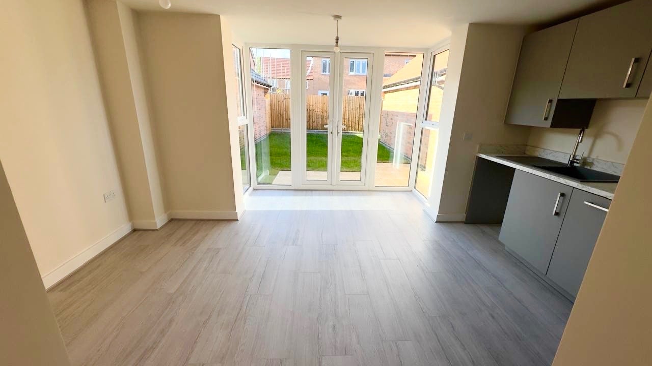 House King George Avenue in Biddenham