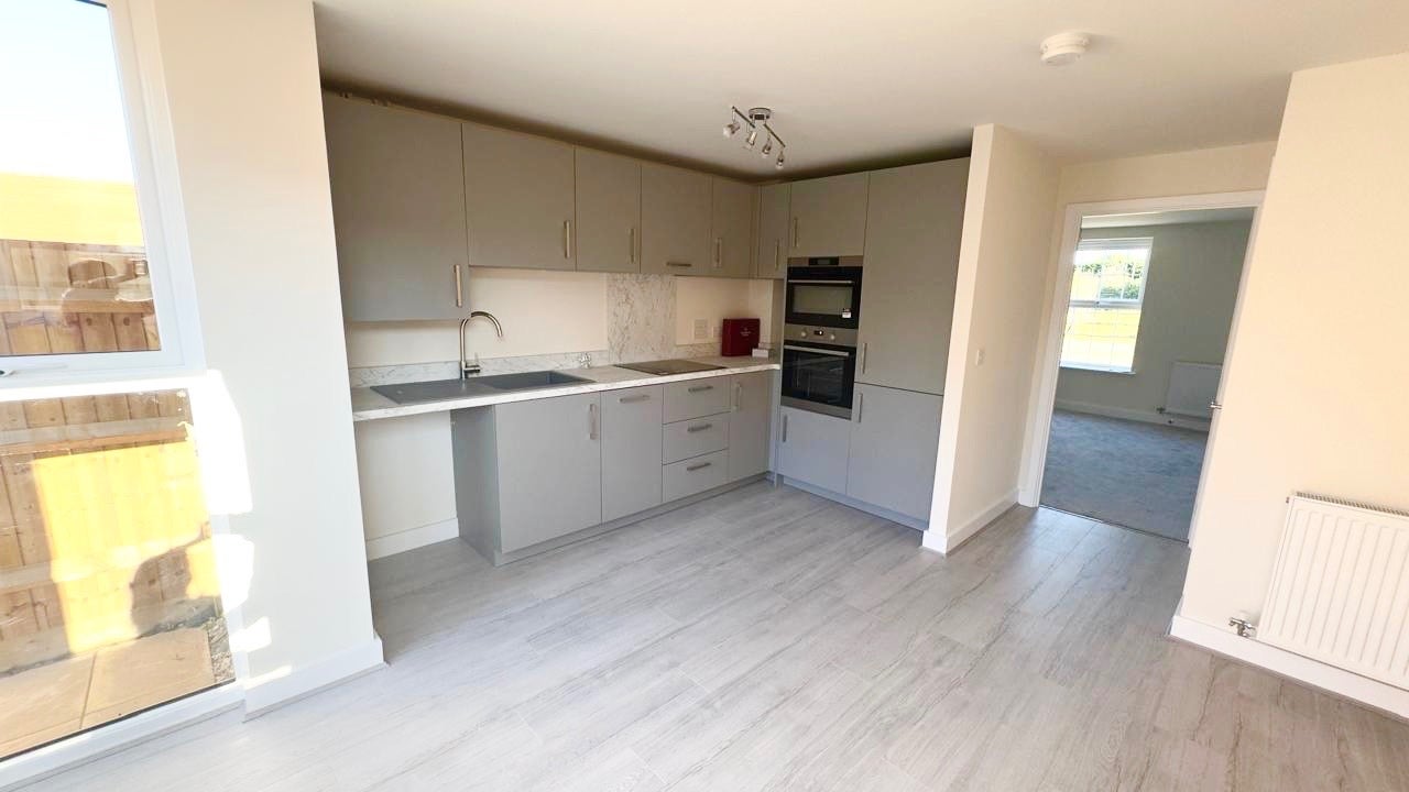 House King George Avenue in Biddenham