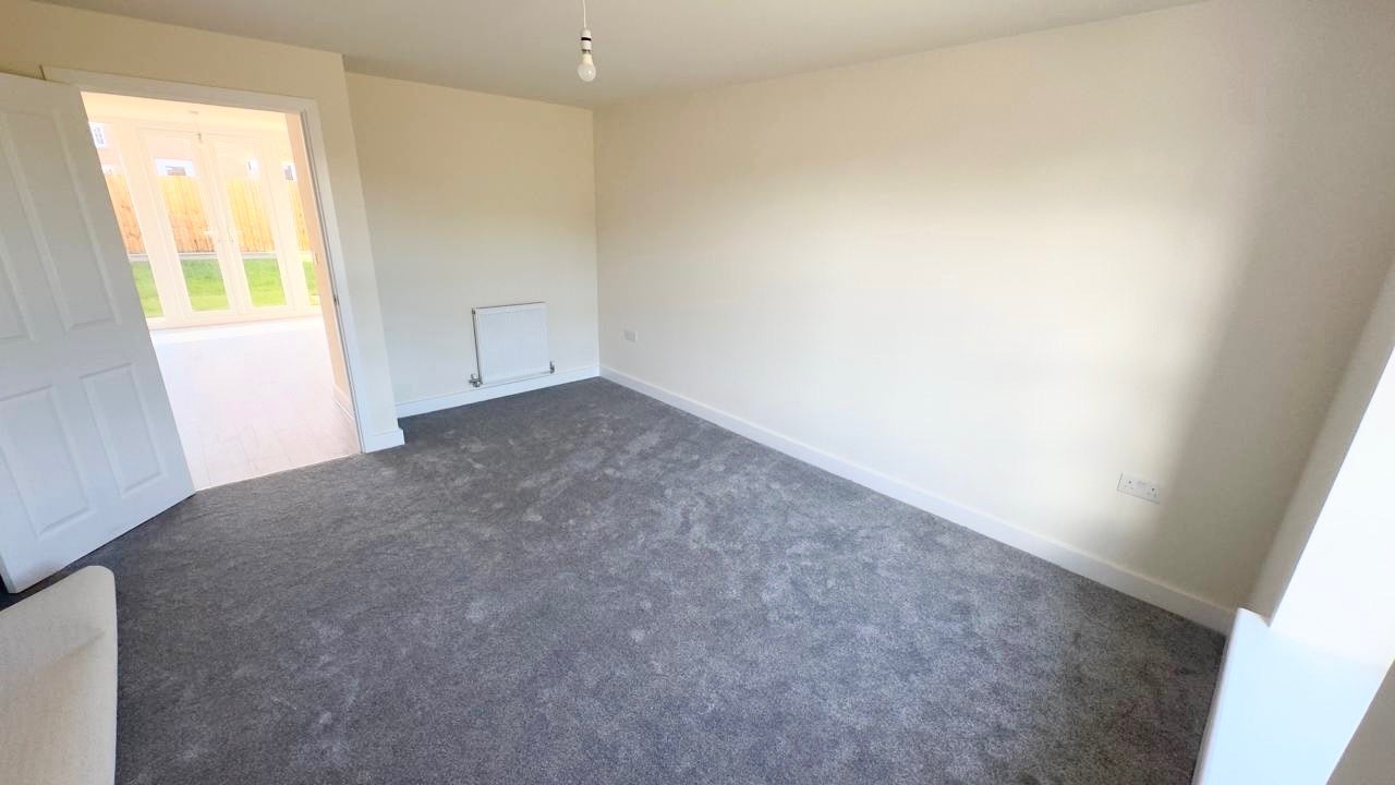 House King George Avenue in Biddenham