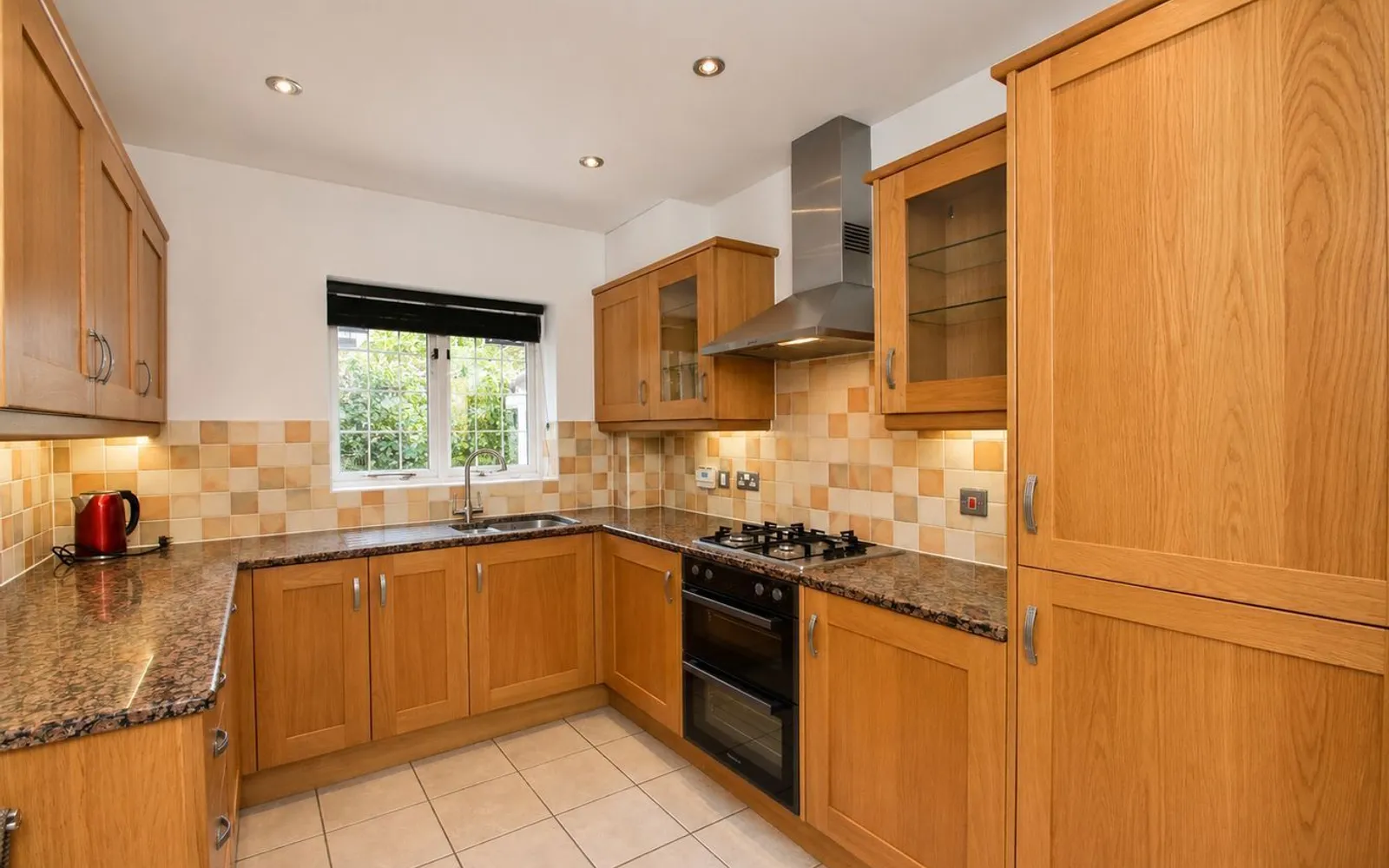 Flat Chaucer Avenue in Elmbridge