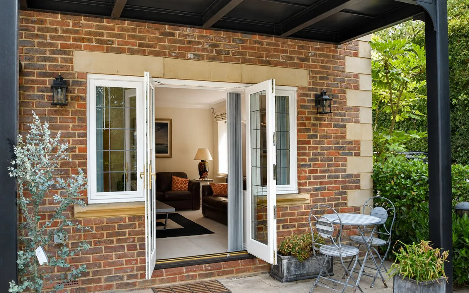 Flat Chaucer Avenue in Elmbridge