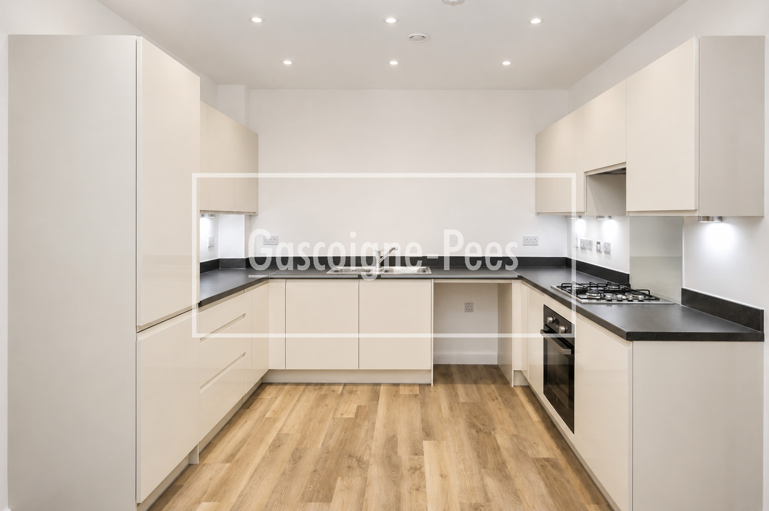 Flat Station View in Guildford