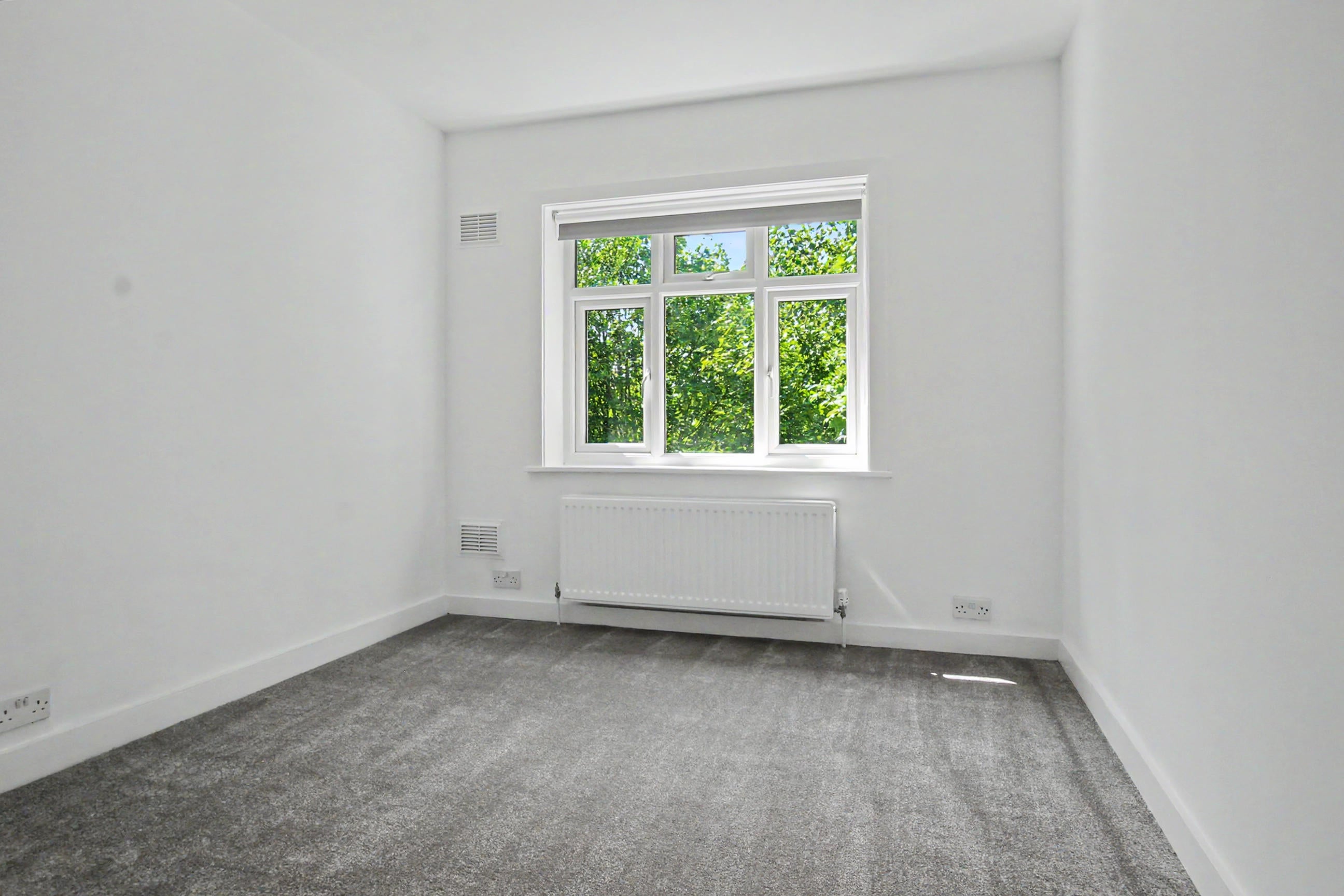 Flat Graham Road in Greater London