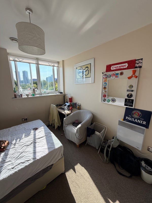 Room Vicarage Lane in Greater London