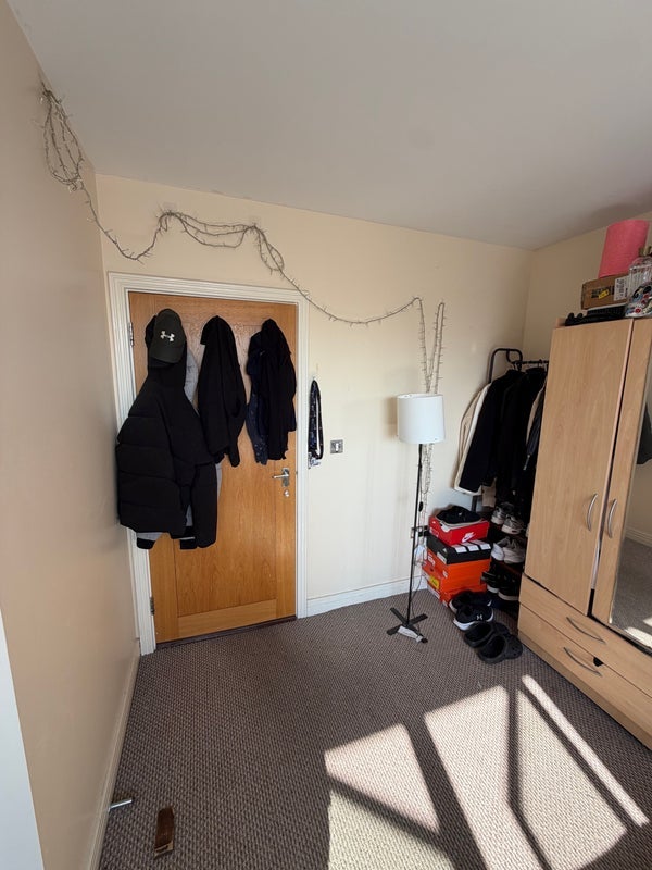 Room Vicarage Lane in Greater London