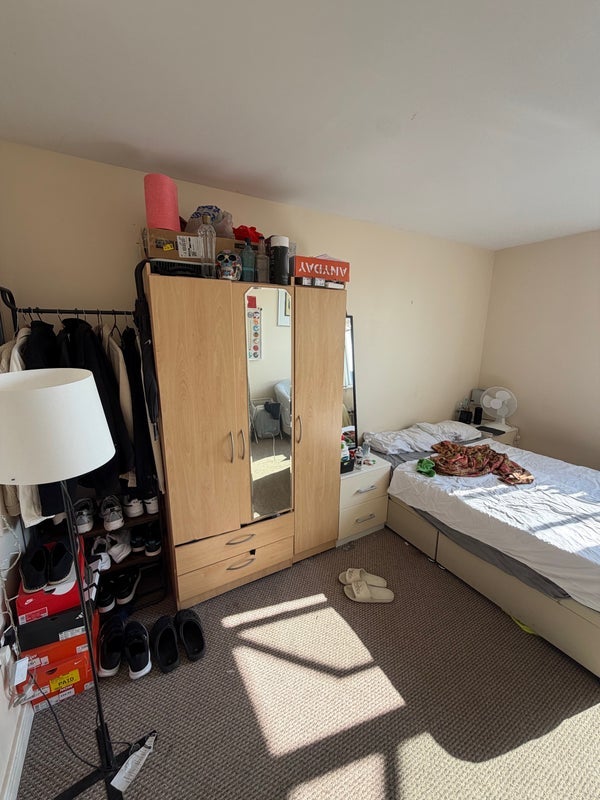 Room Vicarage Lane in Greater London