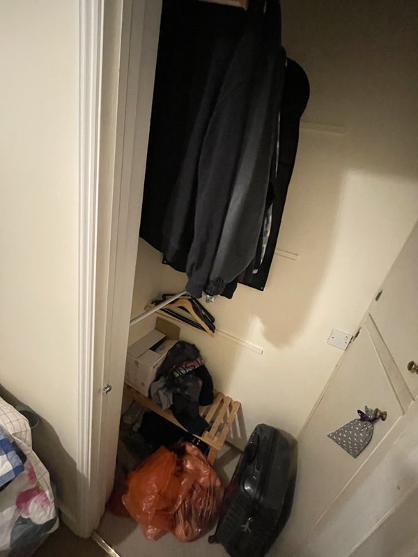 Room Waldron Road in Greater London