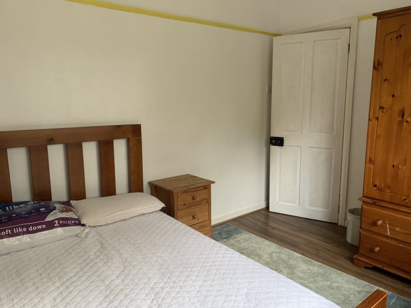 Room Guild Road in Greater London