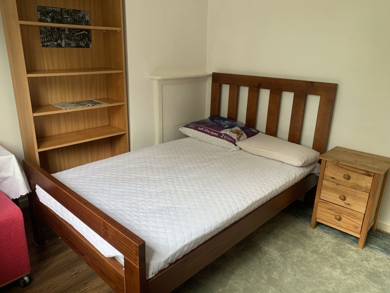 Room Guild Road in Greater London