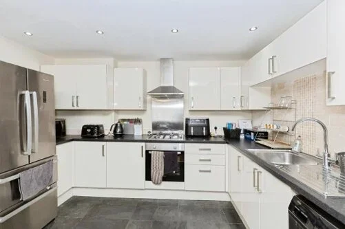 Flat Spring Place in Greater London