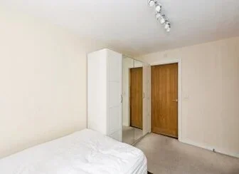 Flat Spring Place in Greater London
