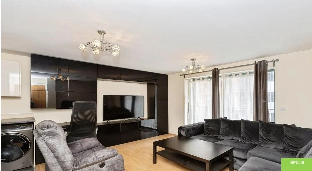 Flat Spring Place in Greater London