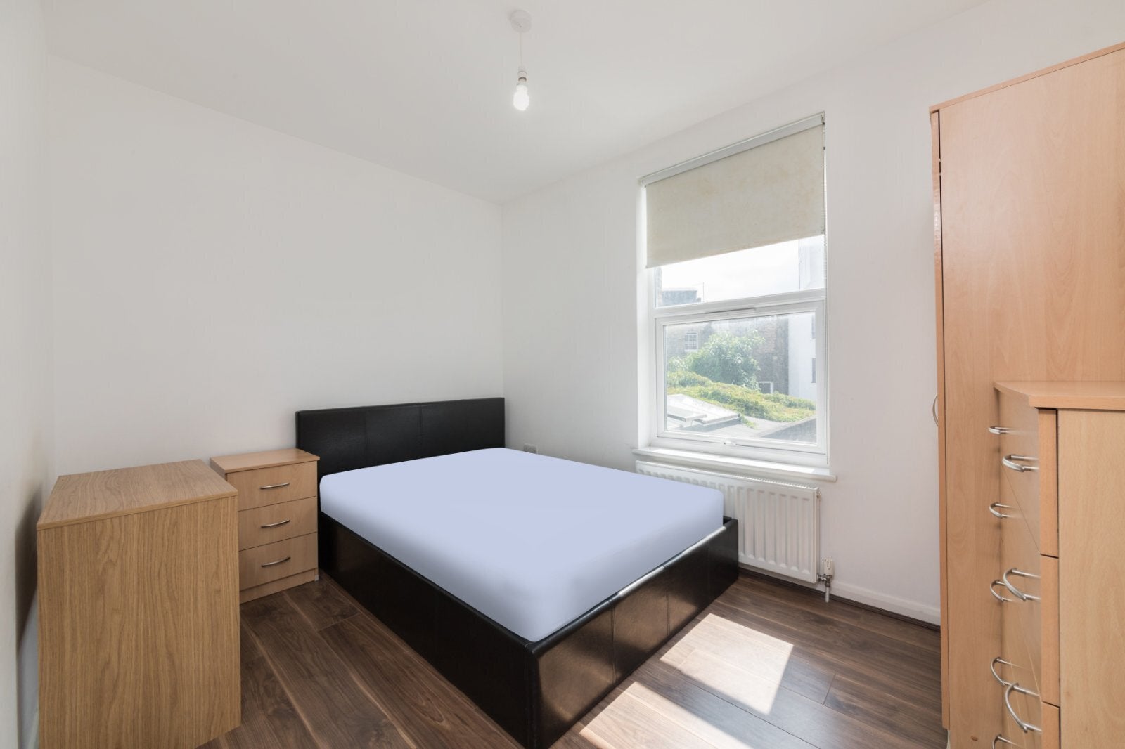 Flat Lyme Terrace in Greater London