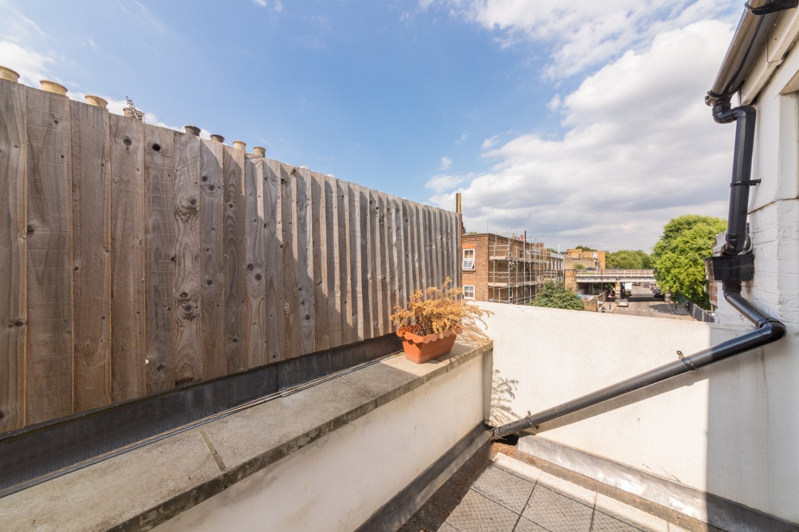 Flat Lyme Terrace in Greater London