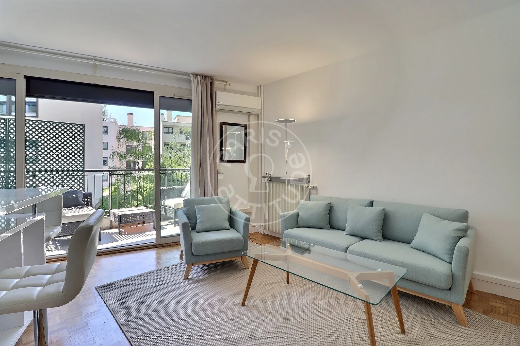 Flat Avenue Charles de Gaulle in Neuilly-sur-Seine