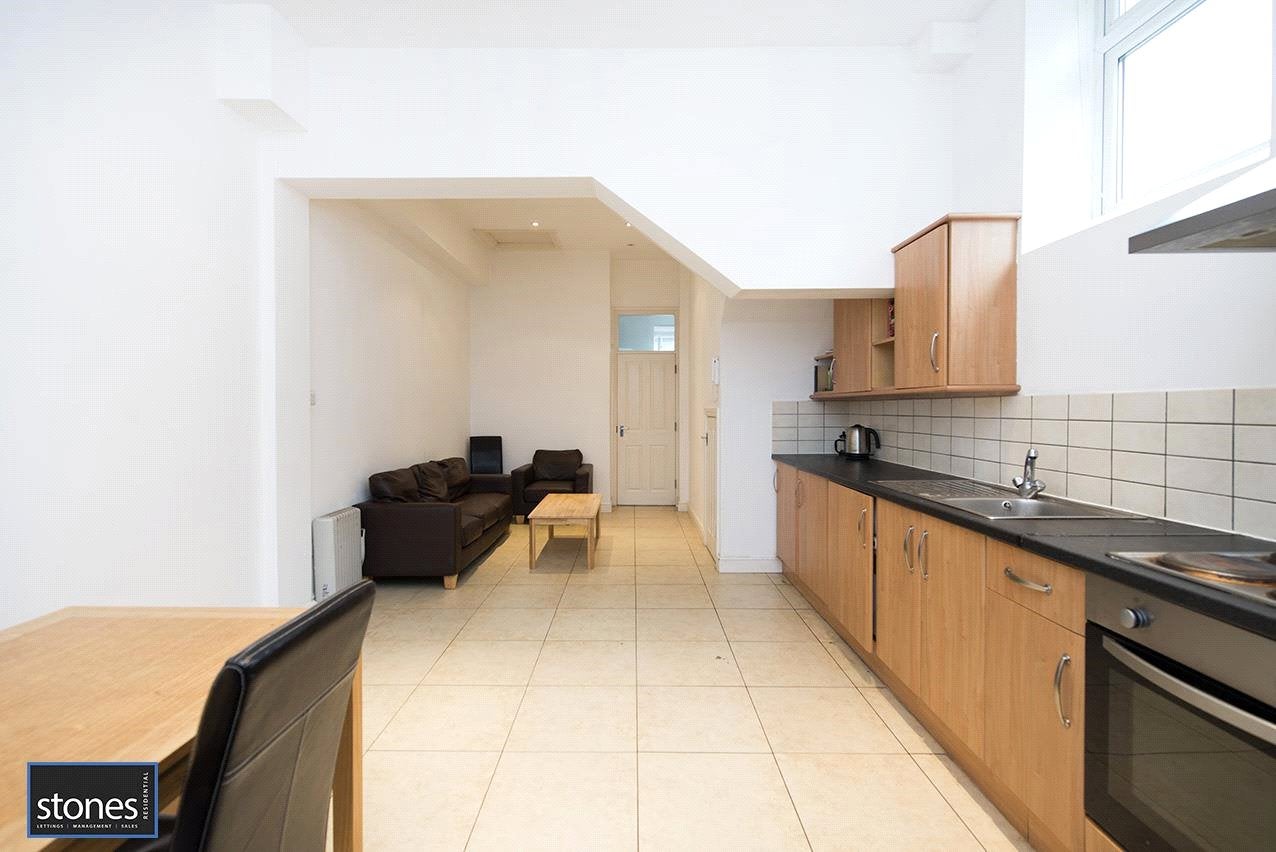 Flat Islip Street in Greater London