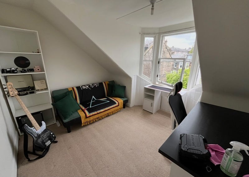 Flat Restalrig Road in City of Edinburgh