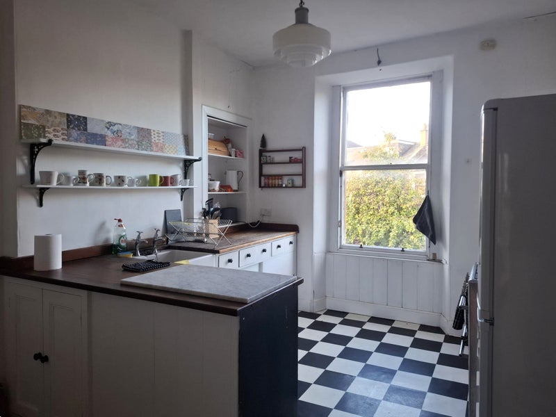 Flat Restalrig Road in City of Edinburgh