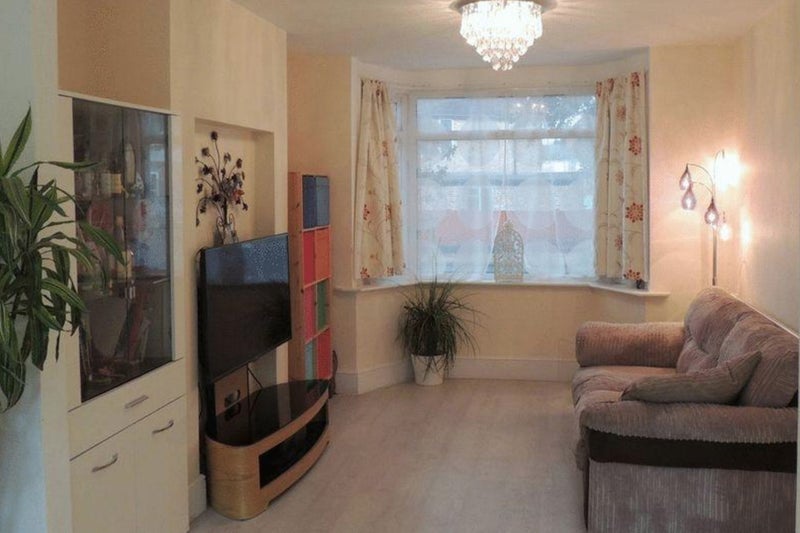 Room Llewellyn Road in Royal Leamington Spa