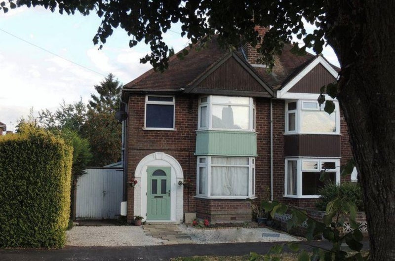 Room Llewellyn Road in Royal Leamington Spa