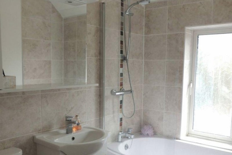 Room Llewellyn Road in Royal Leamington Spa
