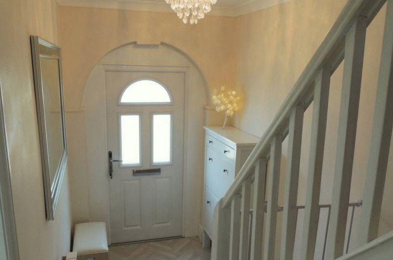 Room Llewellyn Road in Royal Leamington Spa