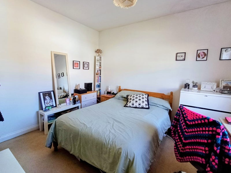 Room Balfour Road in Bristol