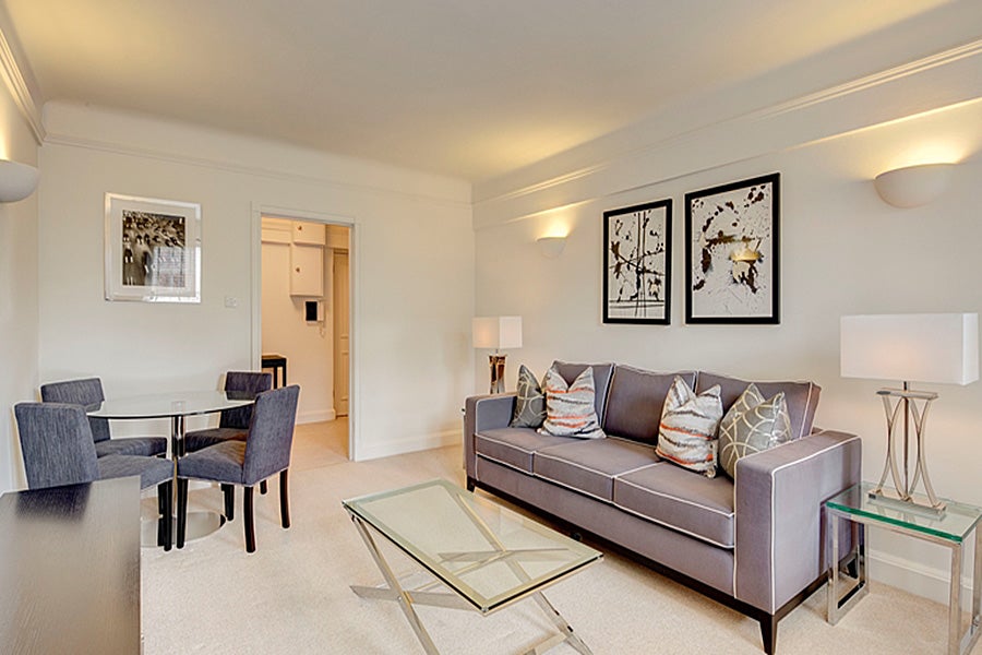 Flat Pelham Crescent in Greater London