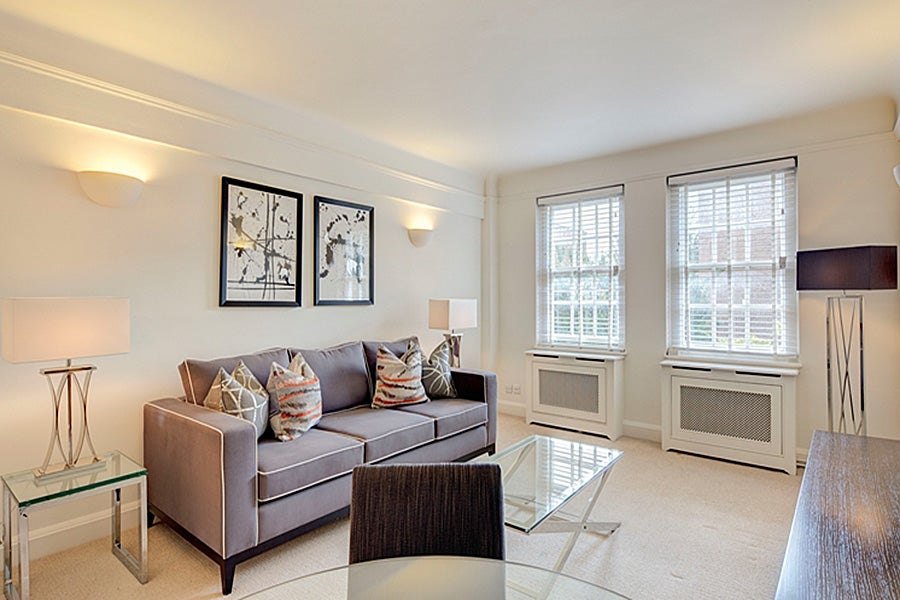 Flat Pelham Crescent in Greater London