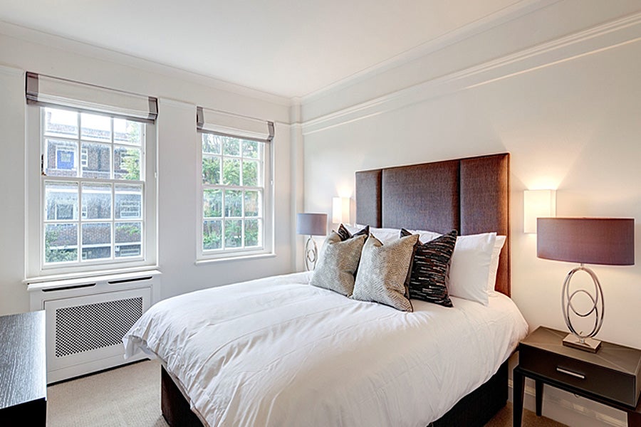 Flat Pelham Crescent in Greater London