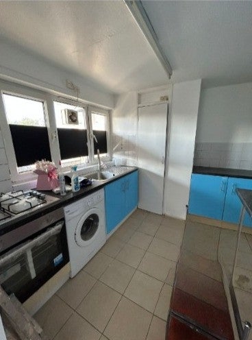 Flat Thorogood Gardens in Greater London