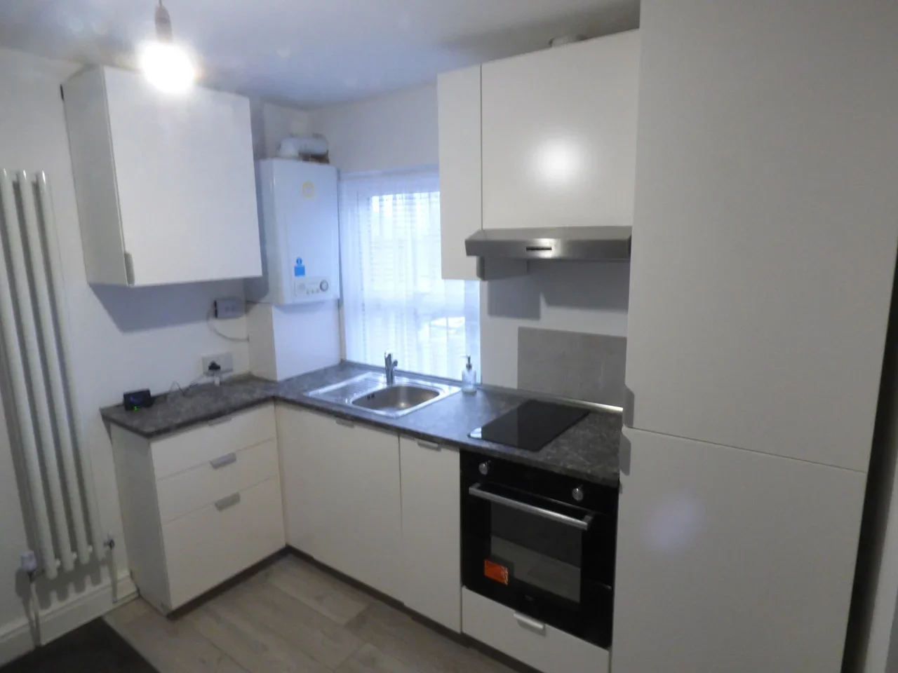 Flat Wennington Road in Greater London