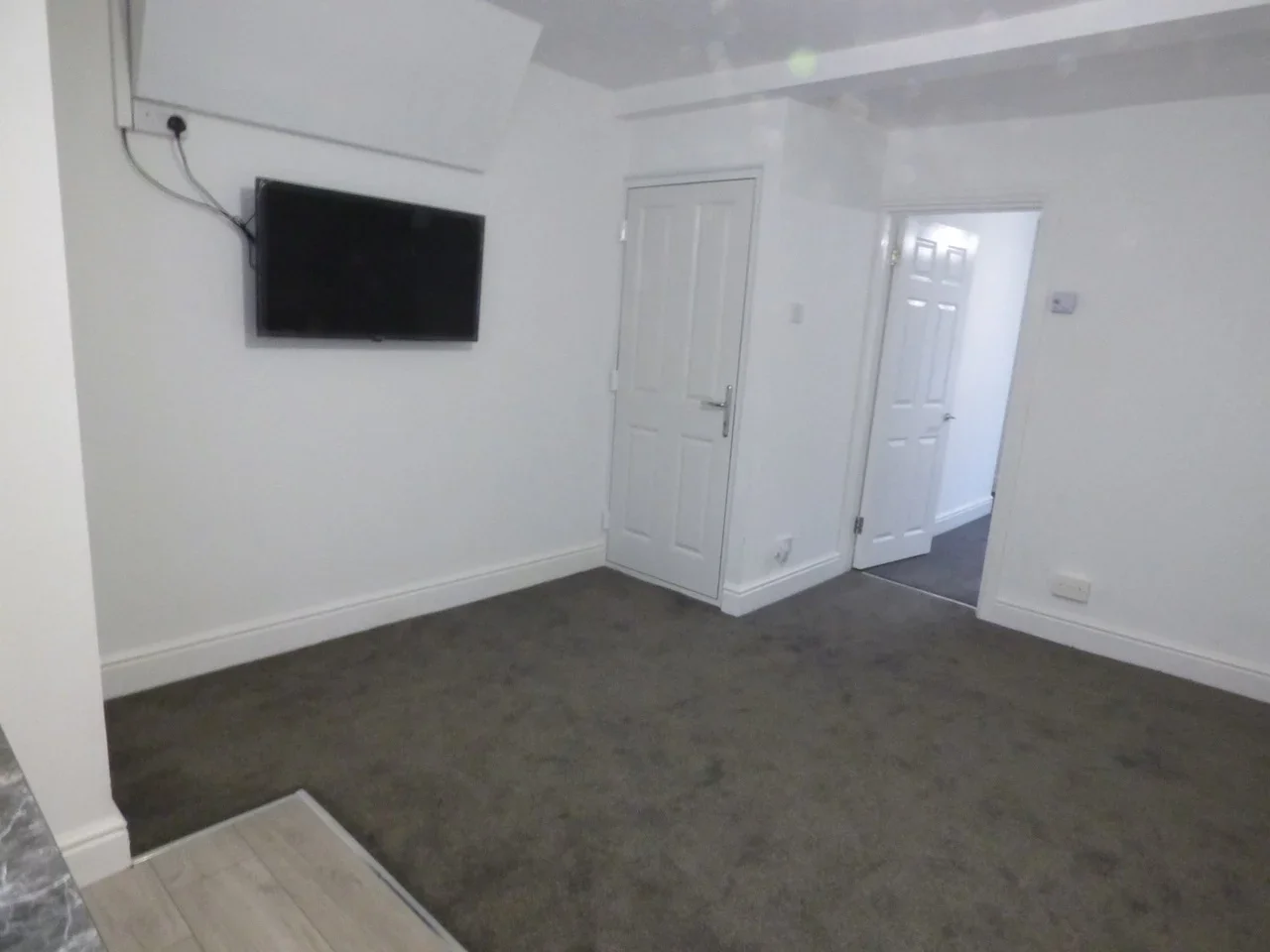Flat Wennington Road in Greater London