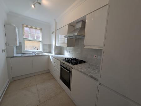 Flat Exeter Road in Greater London