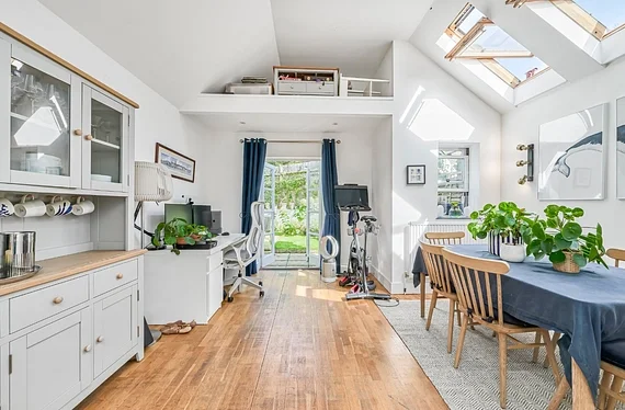 Flat Landor Road in Greater London