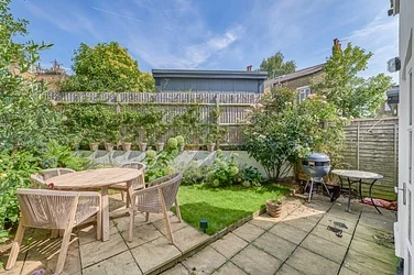 Flat Landor Road in Greater London