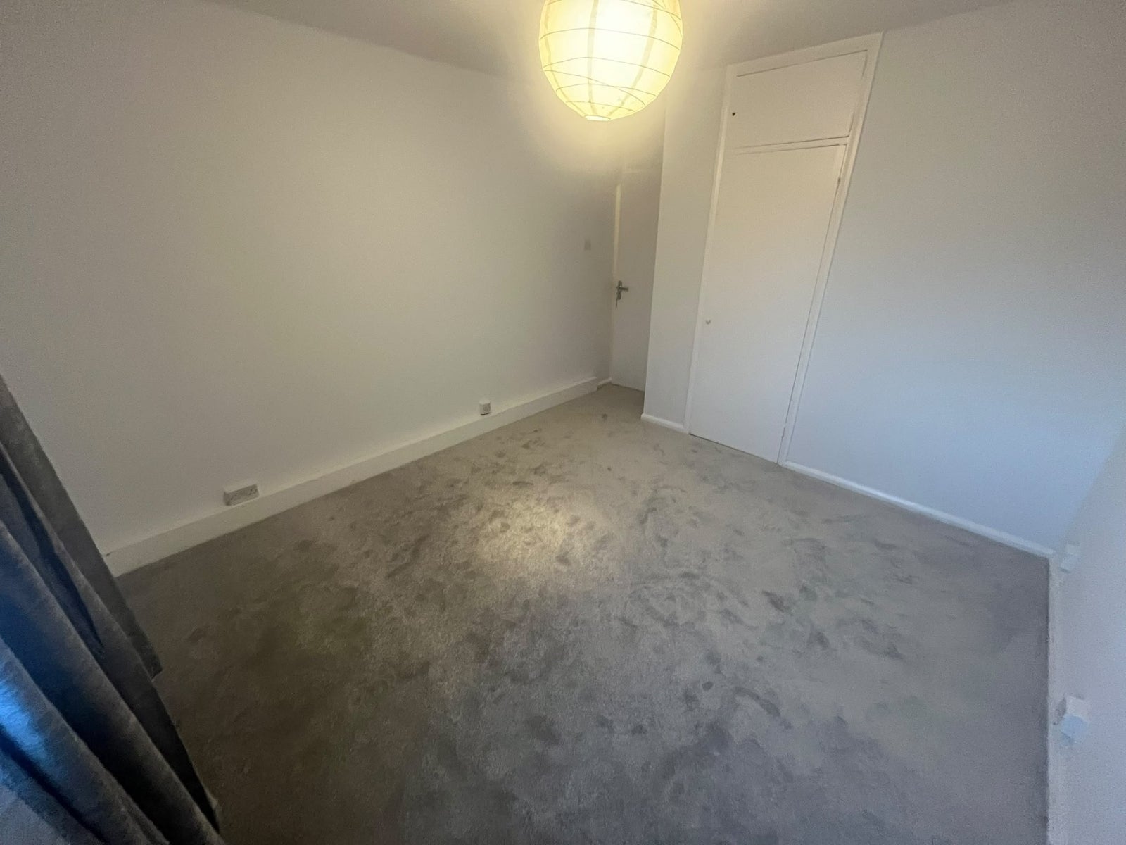 Flat Oldfield Lane North in Greater London