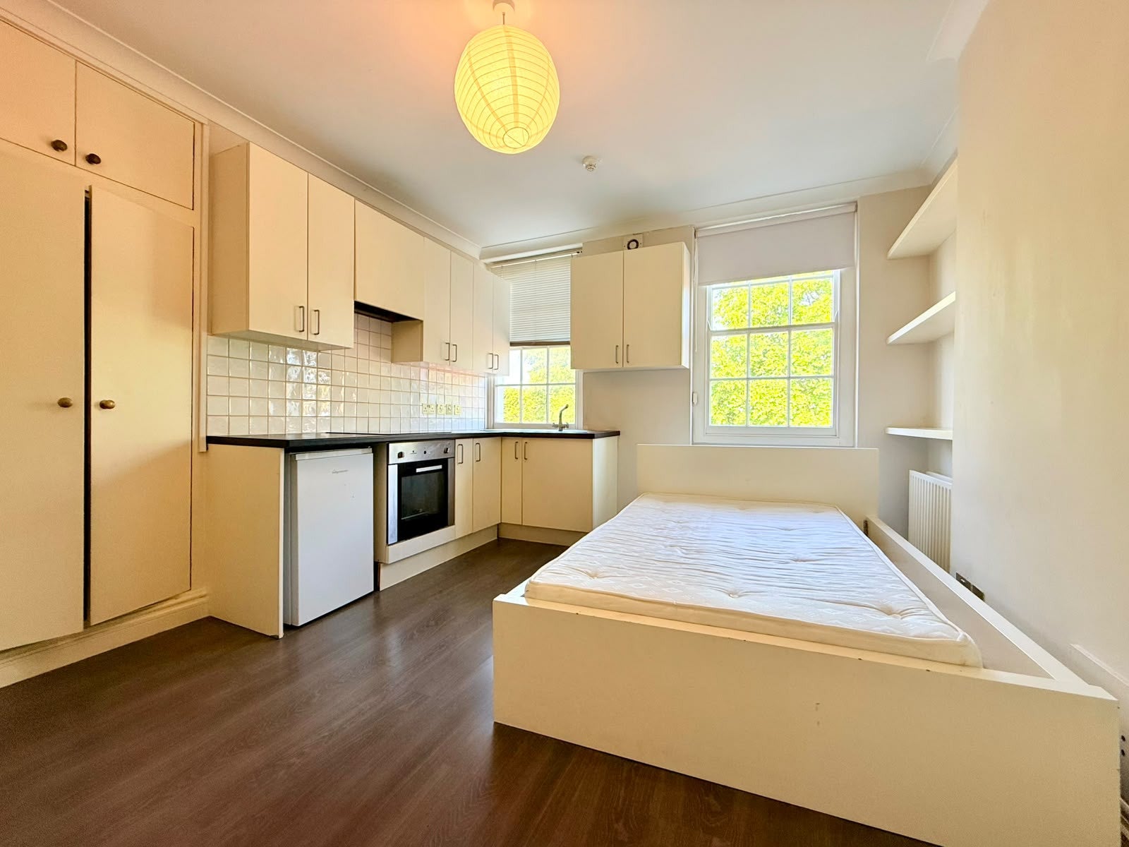 Room Camberwell Road in Greater London