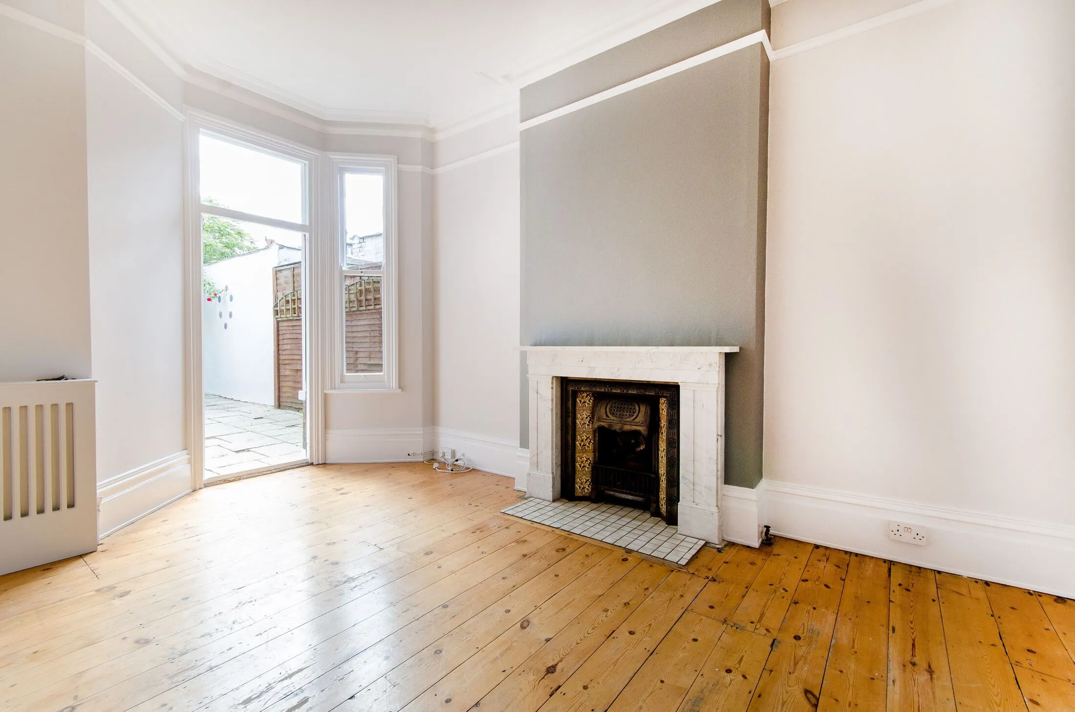 Flat Harlesden Gardens in Greater London