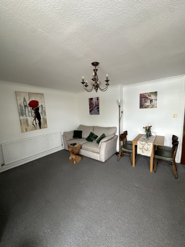 Room Woking Close in Greater London