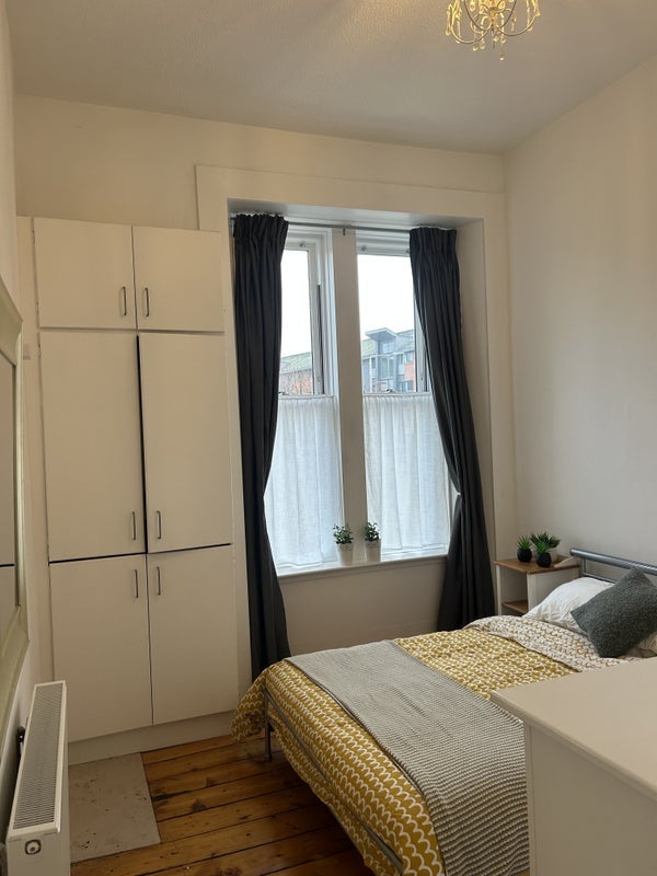 Flat Hyndland Street in Glasgow