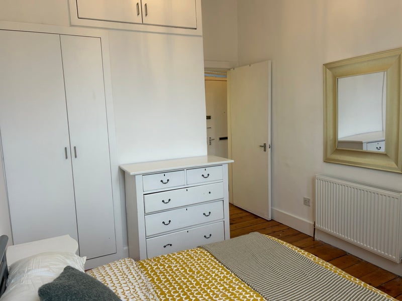 Flat Hyndland Street in Glasgow