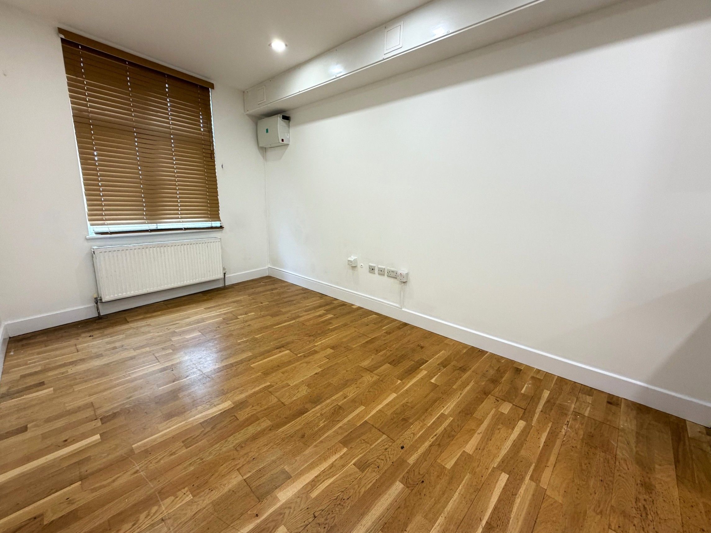 Flat Turners Hill in Cheshunt