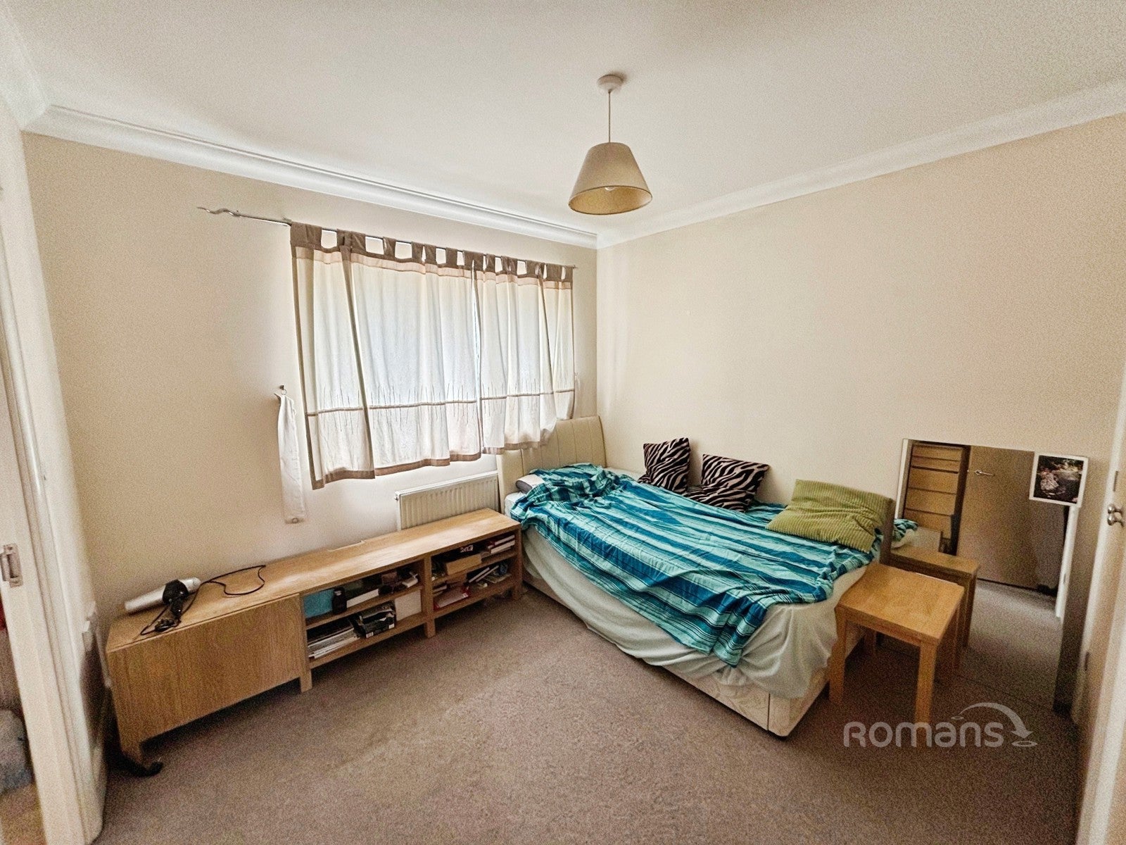 Room Richard's Field in Basingstoke and Deane